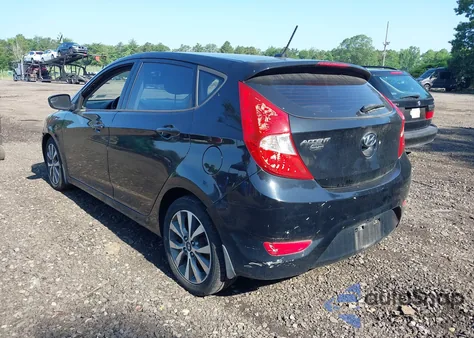 2015 Hyundai Accent Sport z USA, uszkodzony, nr VIN KMHCU5AE7FU200542